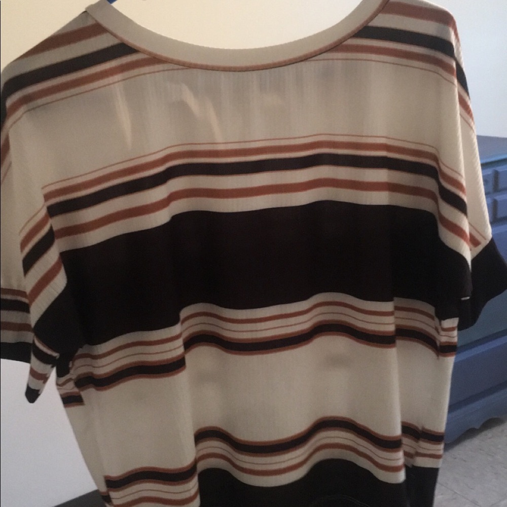 Women’s dressy tee